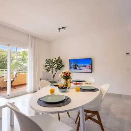 Stylish 2br With Big Terrace Near And Golf Lägenhet Benalmádena